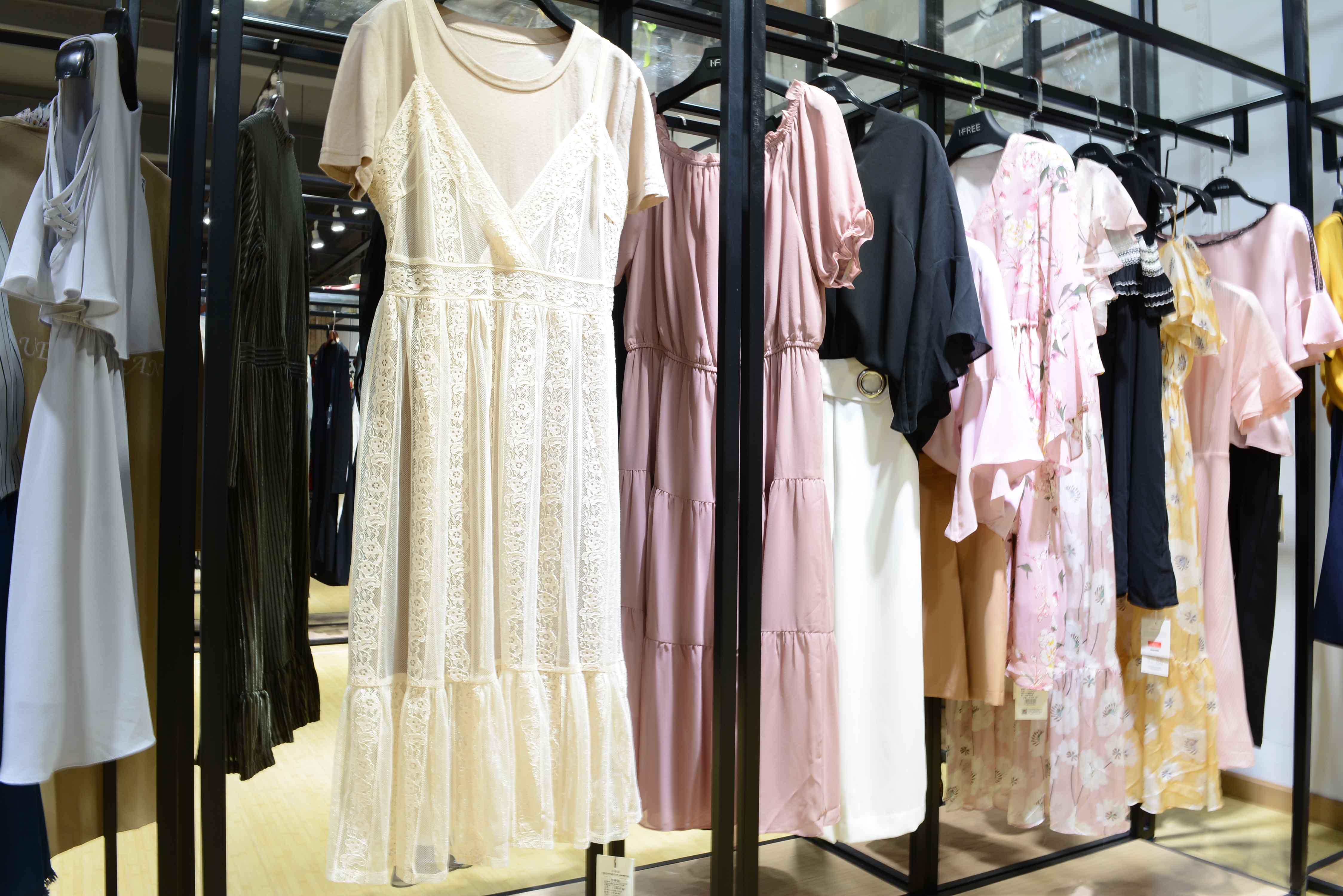 服装电商货源到哪儿找?星期天19夏时尚休闲女装_批发